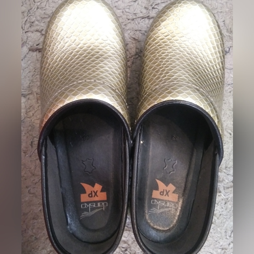 Dansko XP Gold Professional Clogs - Picture 3 of 7